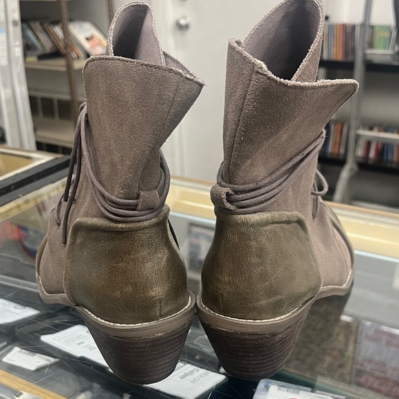 Kelsi Dagger Taupe and Olive Ankle Boots - Picture 5 of 5